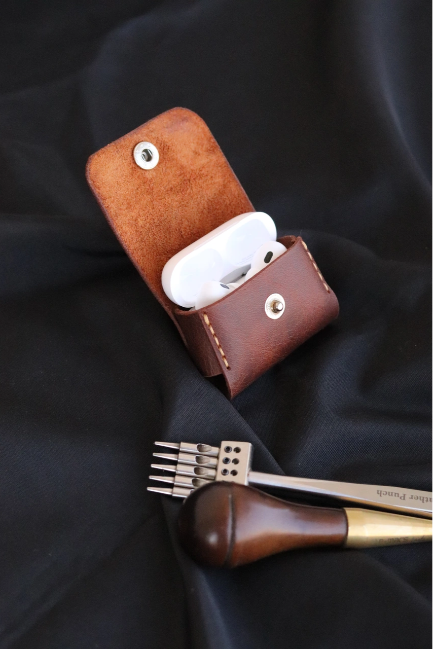 El Yapımı Deri AirPods Kılıfı