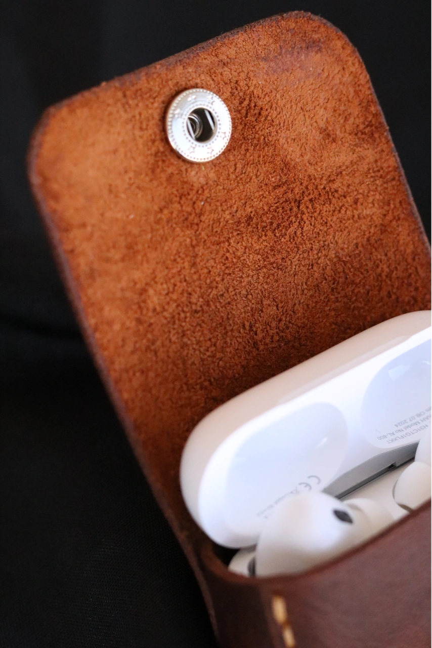El Yapımı Deri AirPods Kılıfı